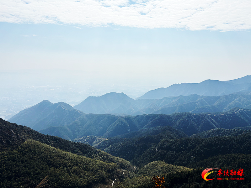 云阳山：初冬美景美如画 鎏金叠翠醉游人