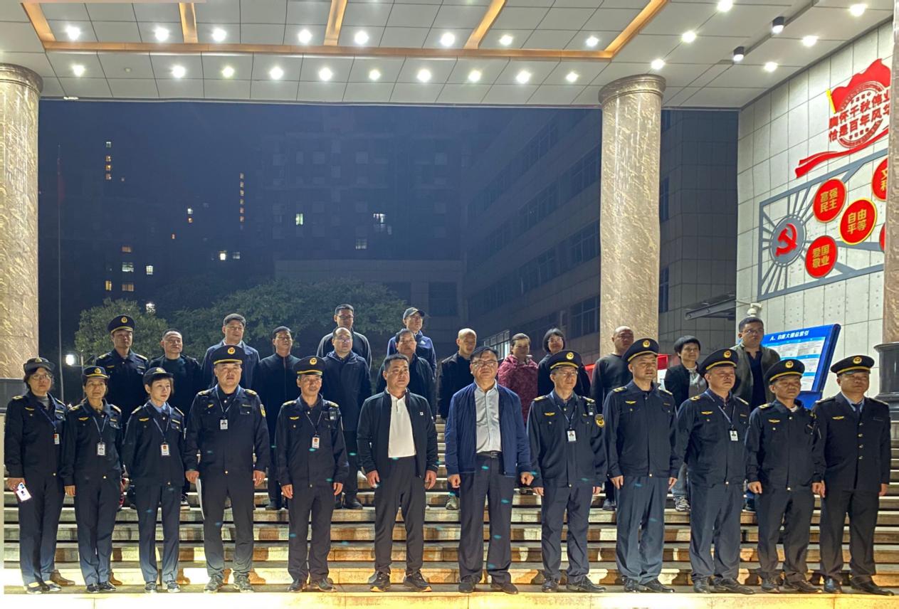 株洲市开展特护期大气污染防治"零点"执法专项检查行动