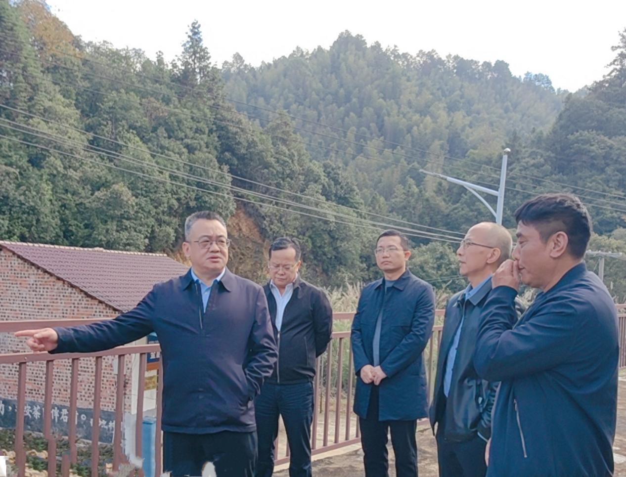 周其伟赴茶陵县西坑村指导乡村振兴工作