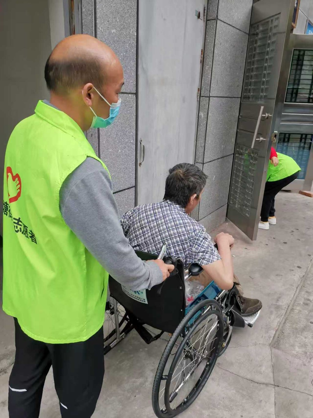 从“人民的兵”到“人民的盾” ——记市动物疫病预防控制中心陈善权湘江救人事迹