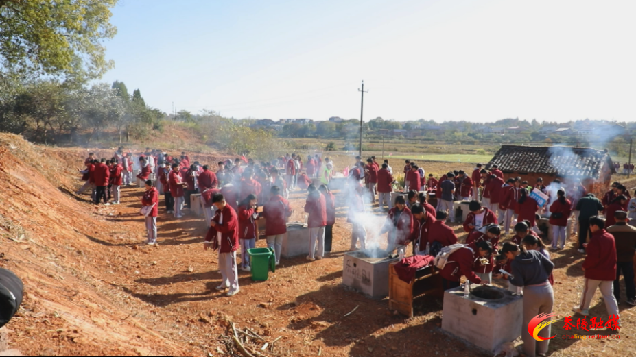 株洲市南方中学研学团走进茶陵 沉浸式体验劳动之美