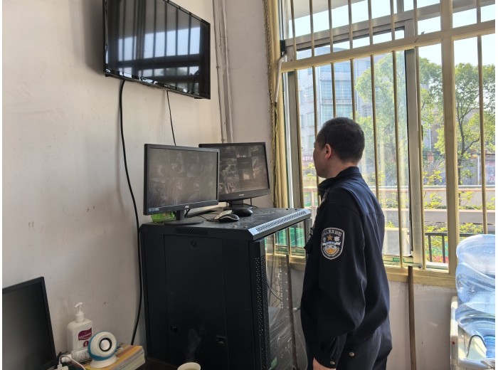 警校联动护平安 安全检查进校园