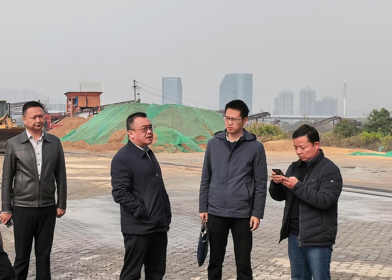 周其伟检查城区重污染天气应急响应情况