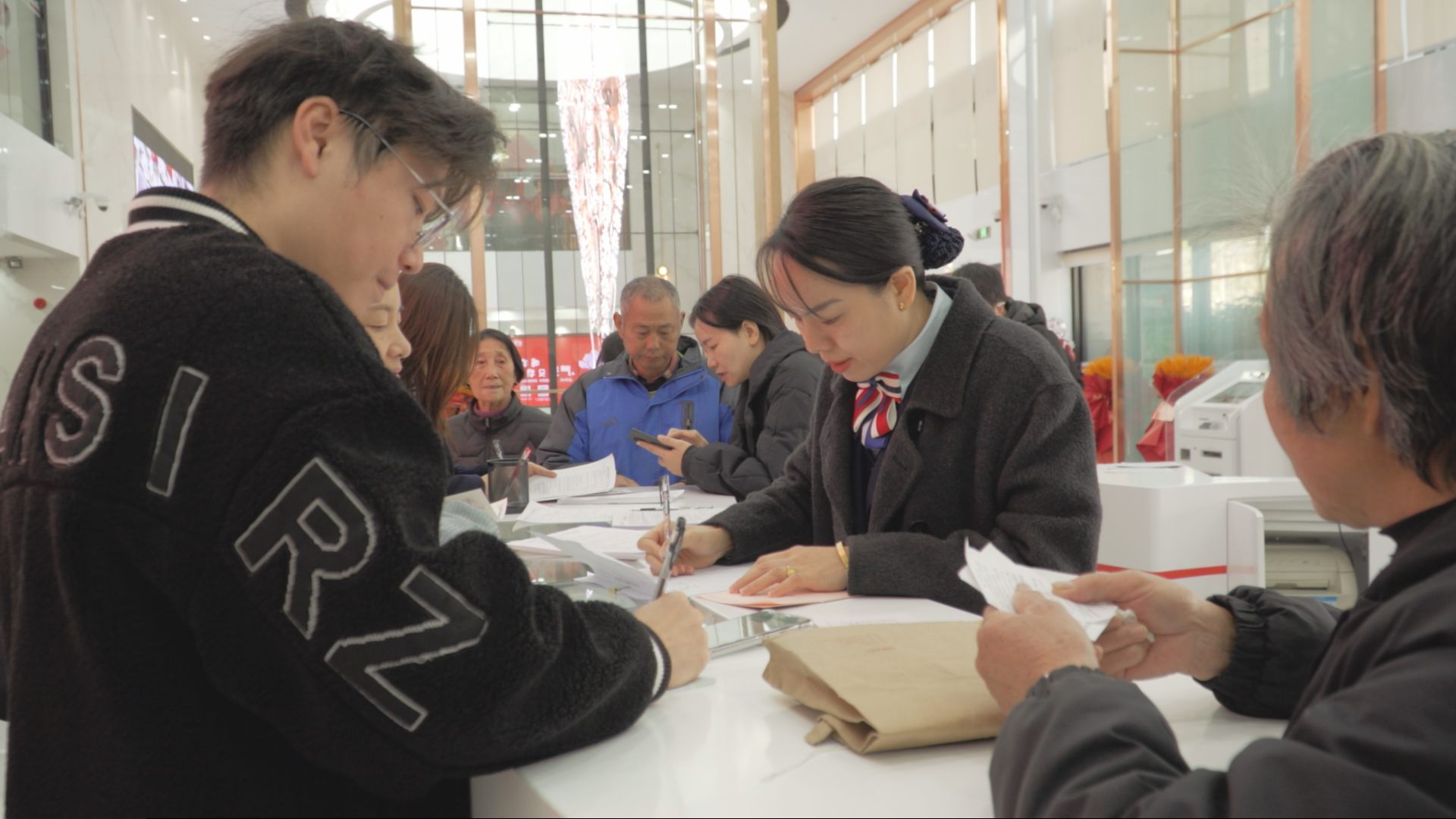 茶陵农商银行网点完成搬迁新址正式营业