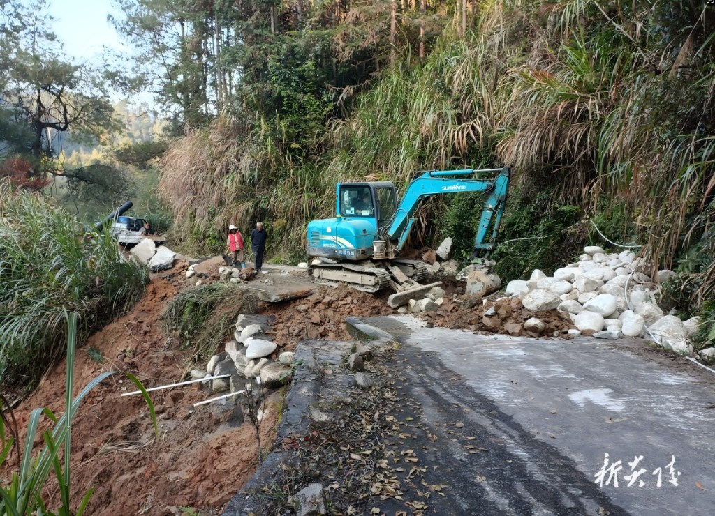 十都镇：心系群众办实事 温情帮扶暖民心