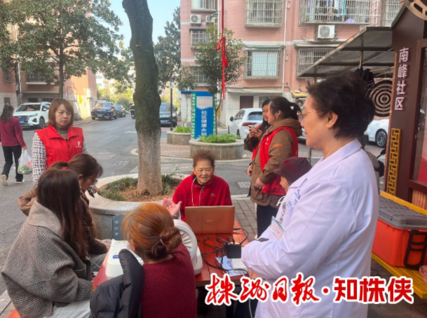 四中全会精神在基层丨机关力量为基层治理添活力——市派驻小区工作队为玉兰小区带来暖心变化