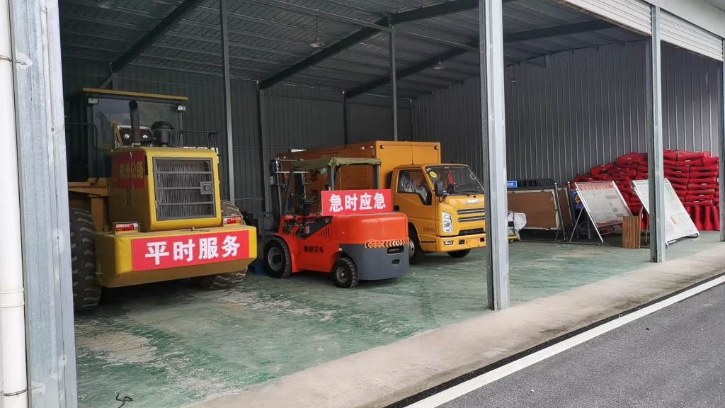 闻令而动战冰雪 公路铁军保畅通 —— 株洲市公路系统抗冰保通纪实