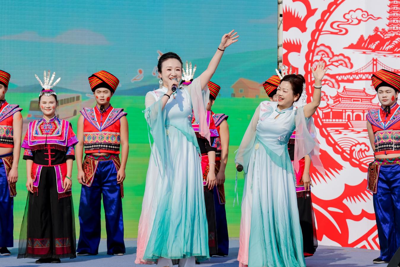 芦淞文艺轻骑队基层送春风我区原创村歌《春风又绿龙凤庵》亮相全省展演舞台