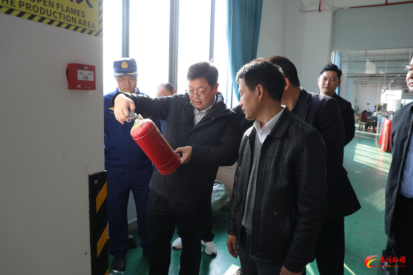 杨红兵“四不两直”暗访督导安全生产工作