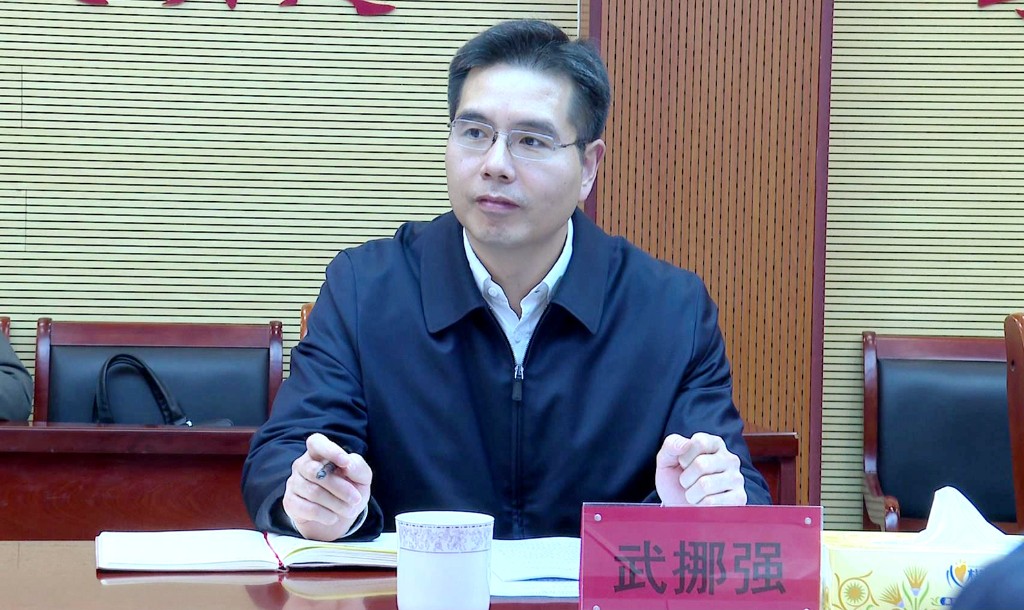 武挪强赴皇图岭镇听取县人大代表意见建议