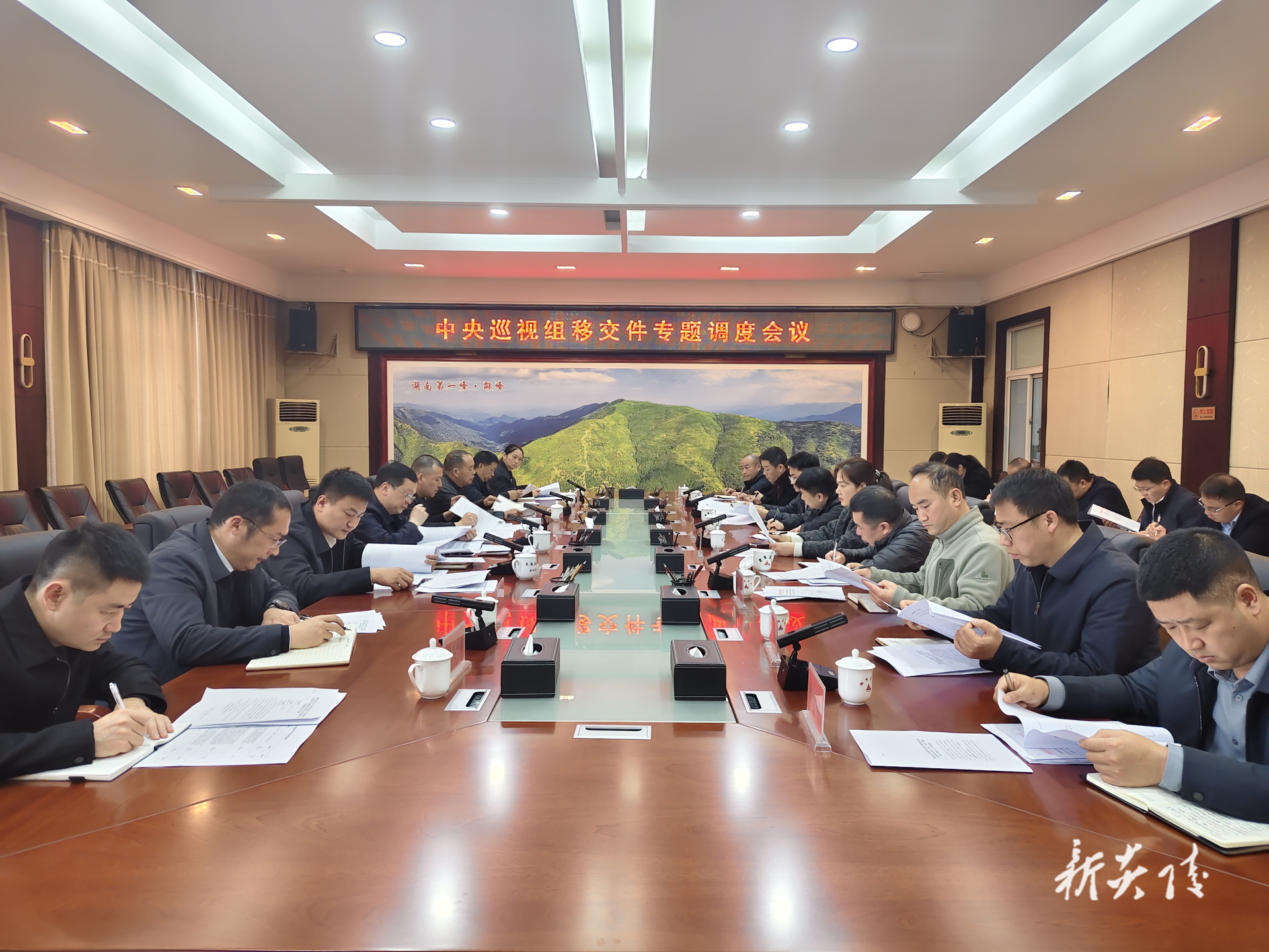 夏胜利接待来访群众