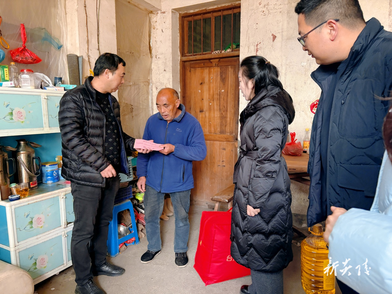 市县乡三级联动开展“社会组织进村去”走访慰问活动