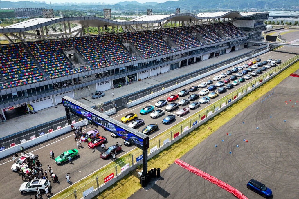 株洲元旦消费“开门红”！政企商圈文旅“三位一体”引爆全域消费