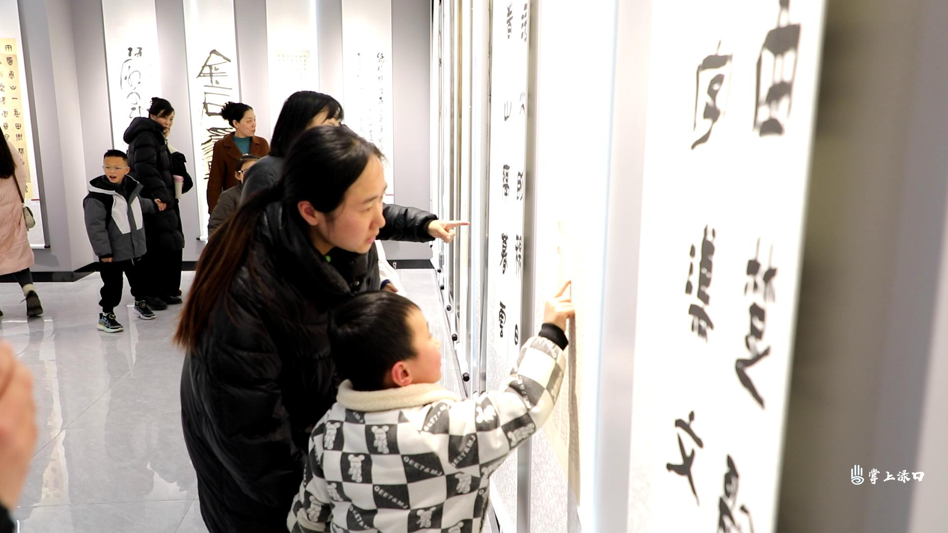 从书法展到诵读会 渌口区文化馆为市民奉上“新年礼”