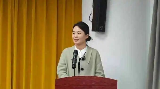 市商务局召开2025年度总结大会：致敬奋斗岁月 策马扬鞭再启新程