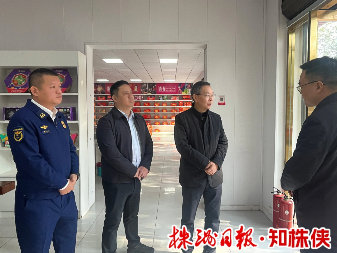 陈恢清检查春节期间烟花爆竹安全管控、文旅促消费等工作