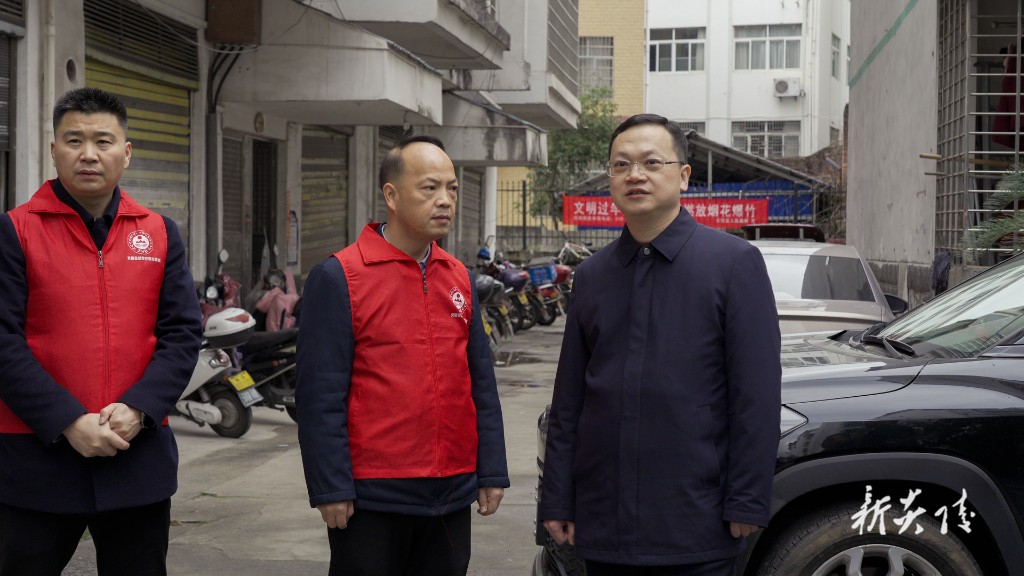 夏胜利开展春节走访慰问 督导烟花爆竹燃放管控和安全生产工作