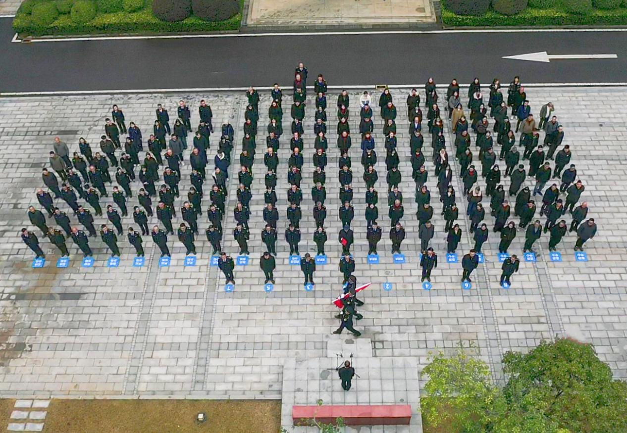 新岁启封 共赴新程|株洲市生态环境局举行新年首个工作日升国旗仪式