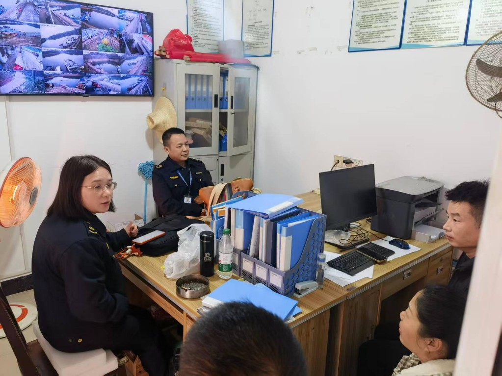 以案为鉴守底线 警钟长鸣保安全 ——株洲交通执法部门集中开展船员安全警示教育系列活动