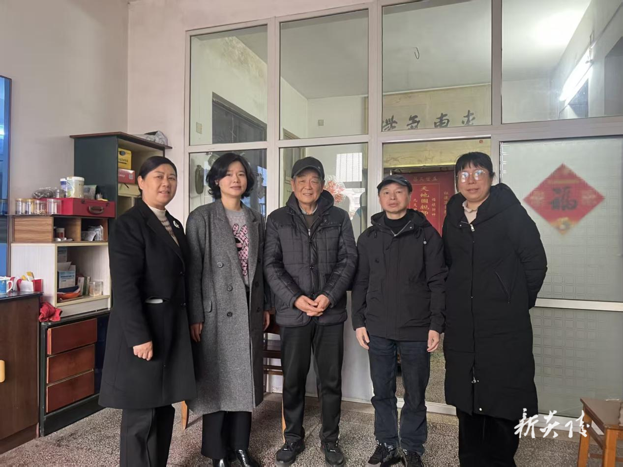 传递新春祝福 共话文艺繁荣