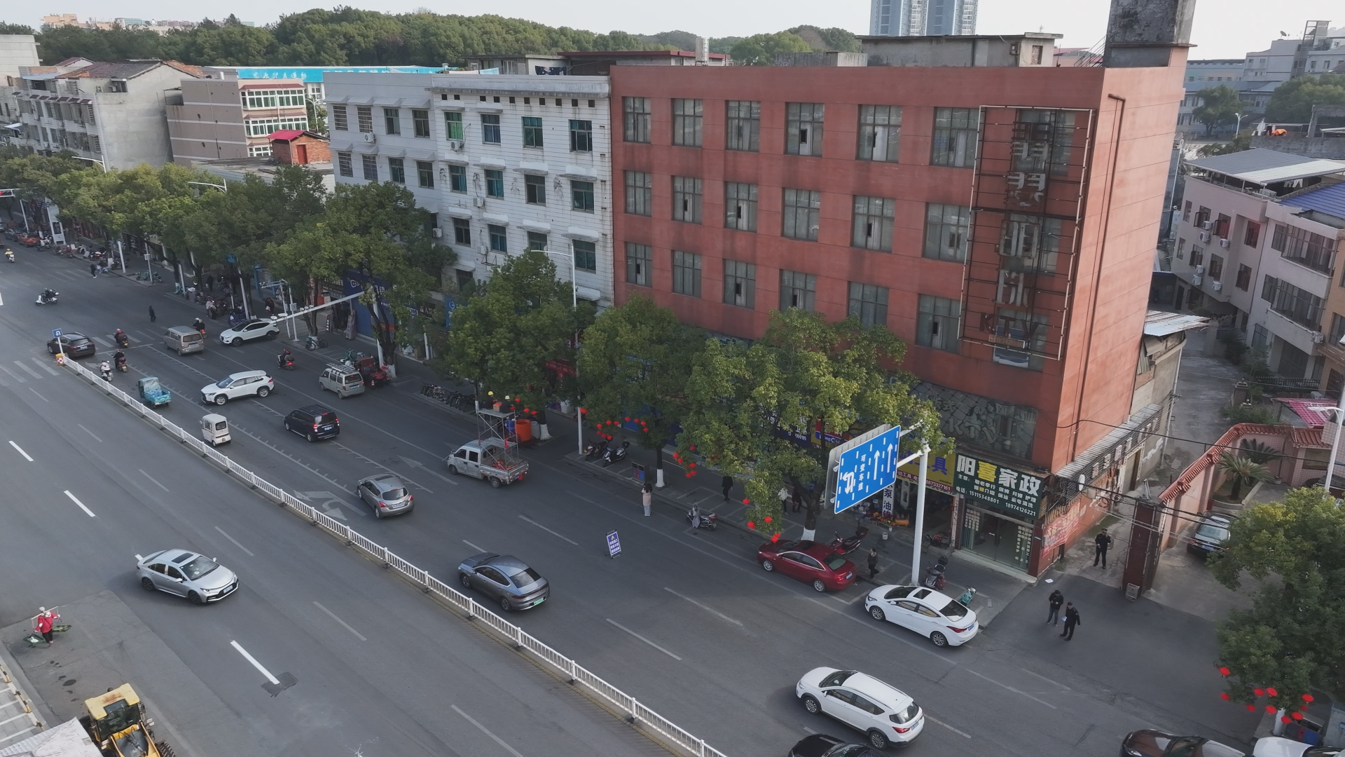 【春暖万家 年味茶陵】红灯笼挂起来 茶陵城里年味儿来