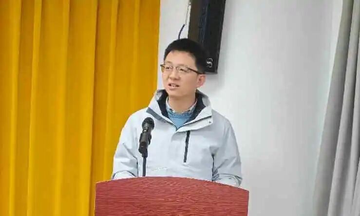 市商务局召开2025年度总结大会：致敬奋斗岁月 策马扬鞭再启新程