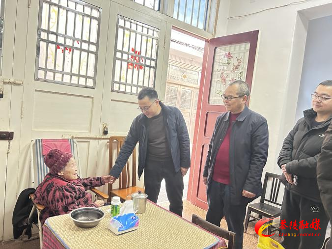 县民政局开展“迎新春送温暖”走访慰问活动