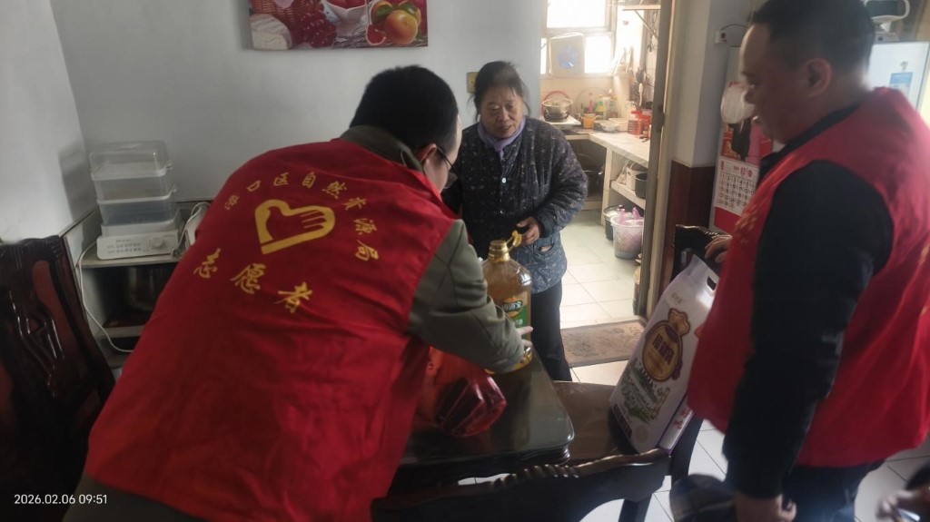 株洲渌口区自然资源局区自然资源局节前慰问社区困难群众