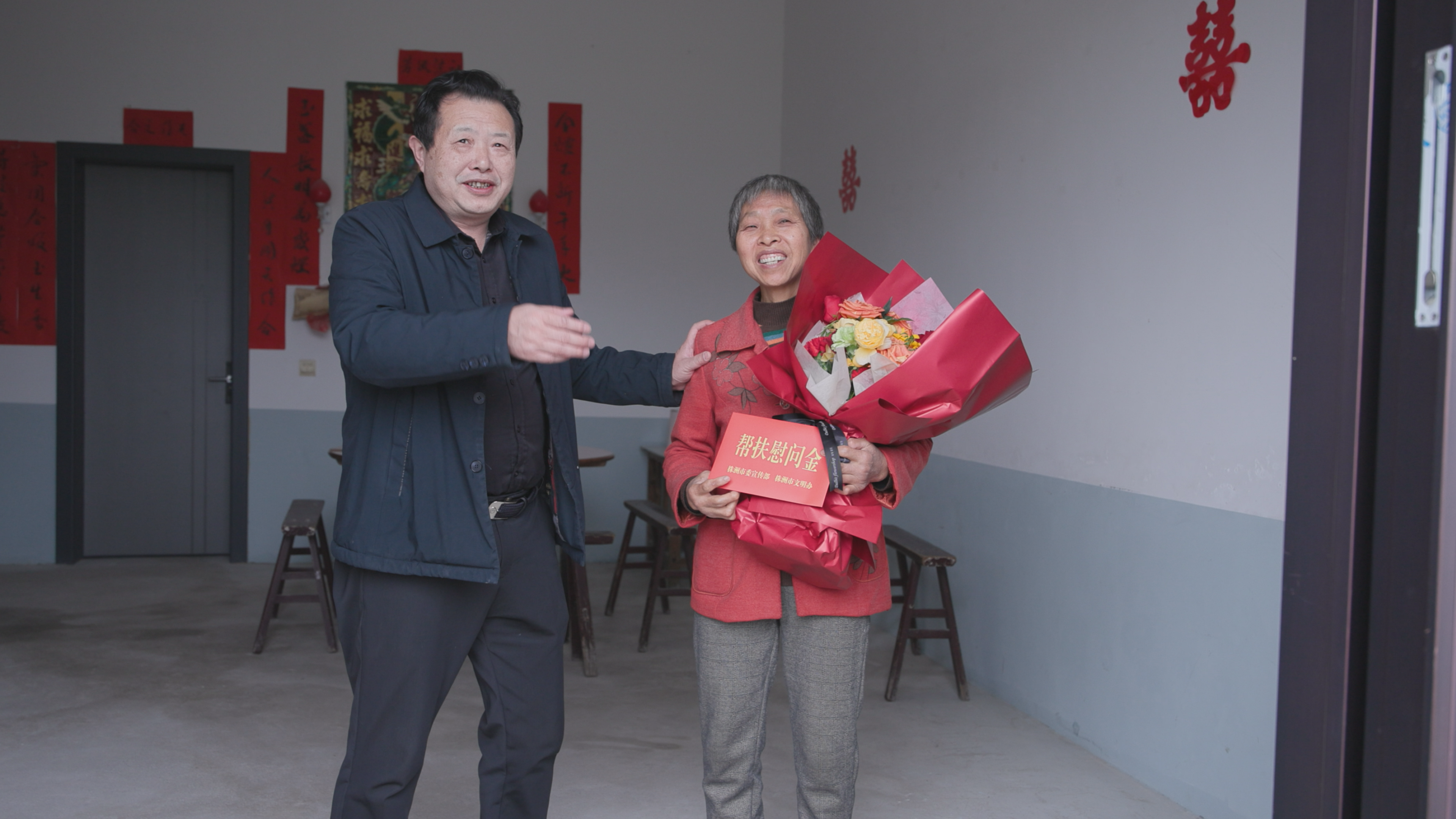 市委宣传部来茶开展授牌和走访慰问活动