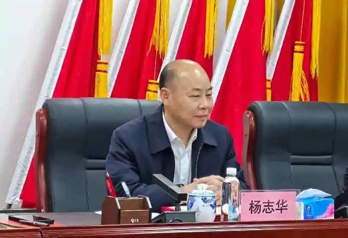 市商务局召开2025年度总结大会：致敬奋斗岁月 策马扬鞭再启新程