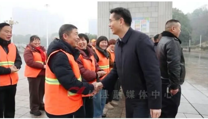 【新春走基层】武挪强给坚守一线的工作人员拜年