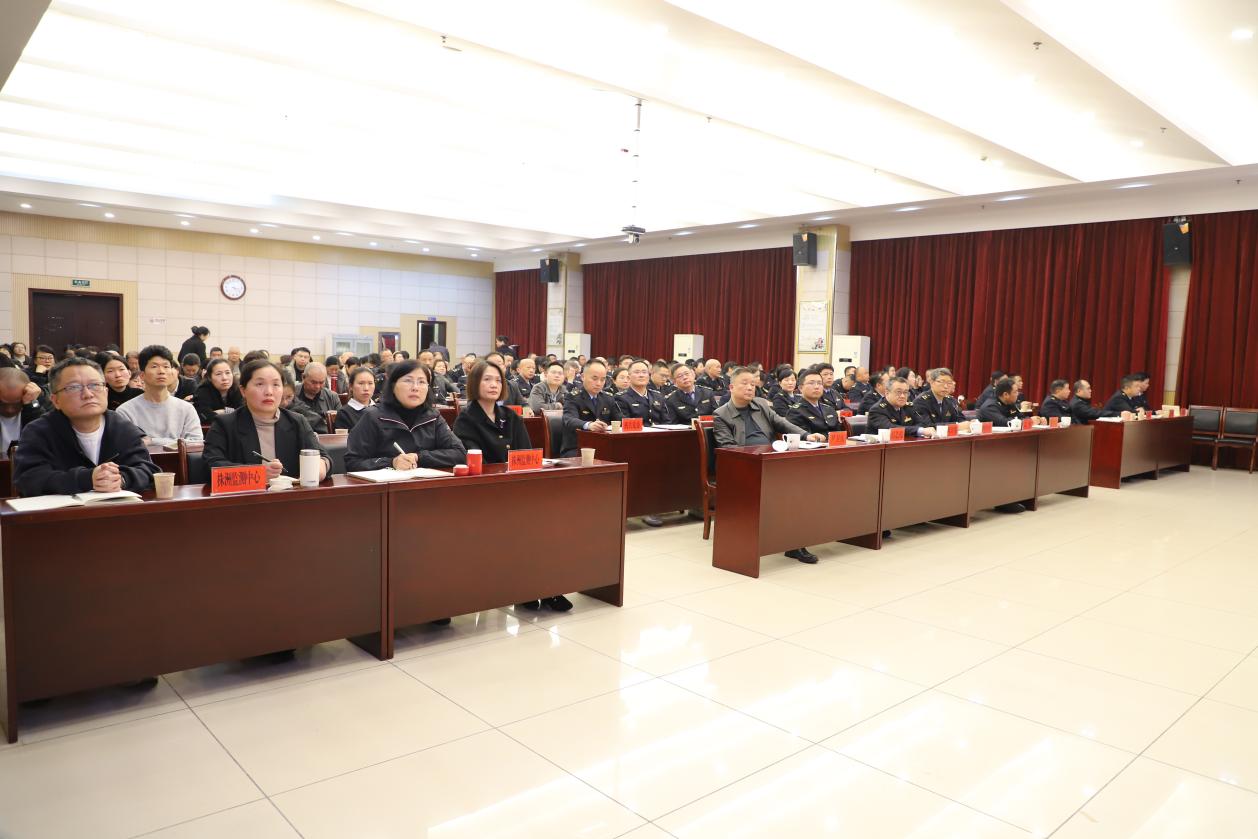 市生态环境局召开第四次理论学习中心组学习