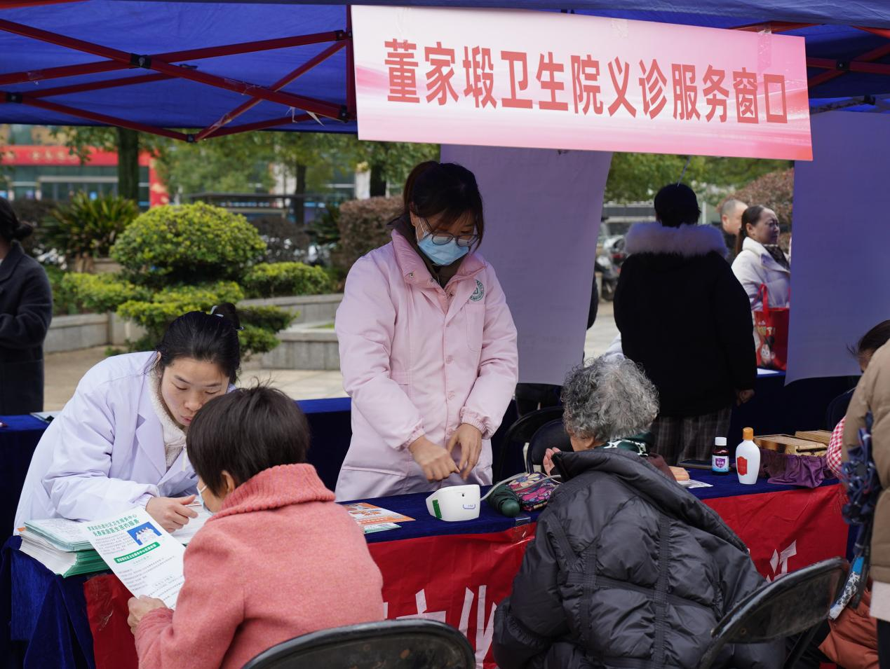 千岗汇聚 一站服务——董家塅街道专场招聘会暖心收官