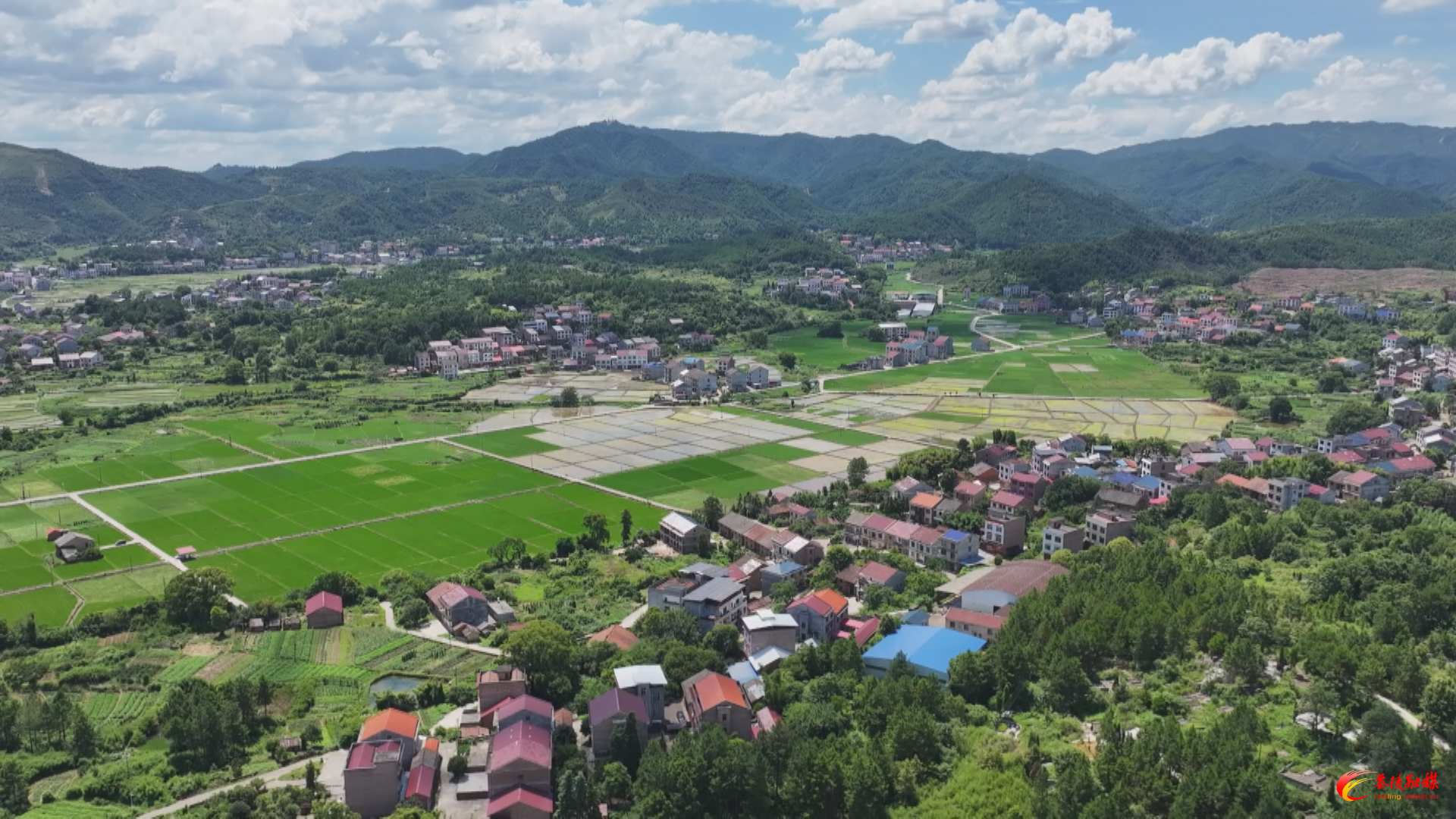 县三级干部大会：乘势而上开新局 实干担当勇争先