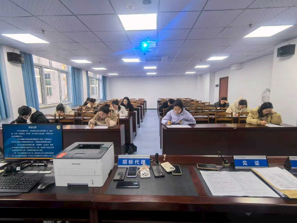 筑牢廉洁防线 提升专业素养