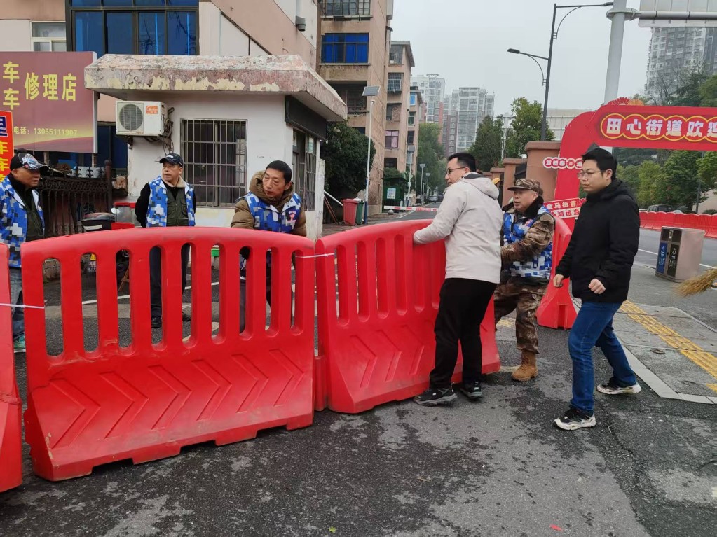 石峰区：元宵佳节氛围浓  志愿服务暖人心