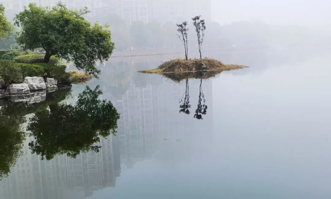 栗雨湖的春天——和丙戊散人《湖影里的人间》