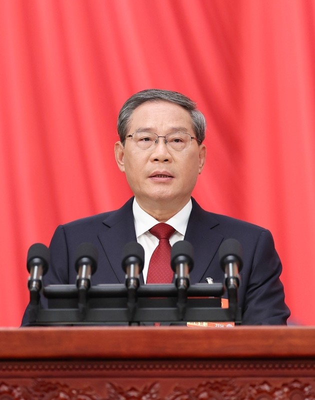 十四届全国人大四次会议开幕 习近平等在主席台就座