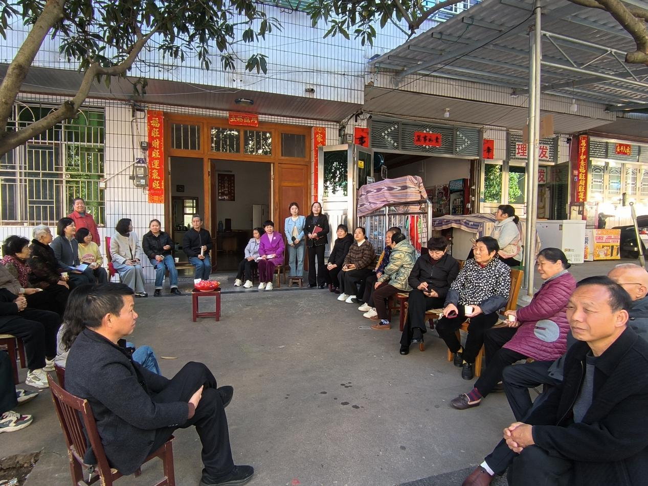 联星街道文化社区：屋场会里听民声 现场办公解难题