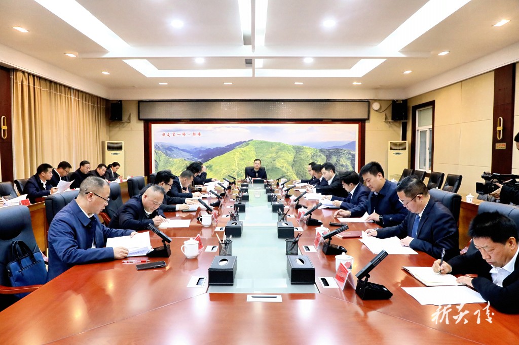 夏胜利主持召开县委党的建设工作领导小组会议