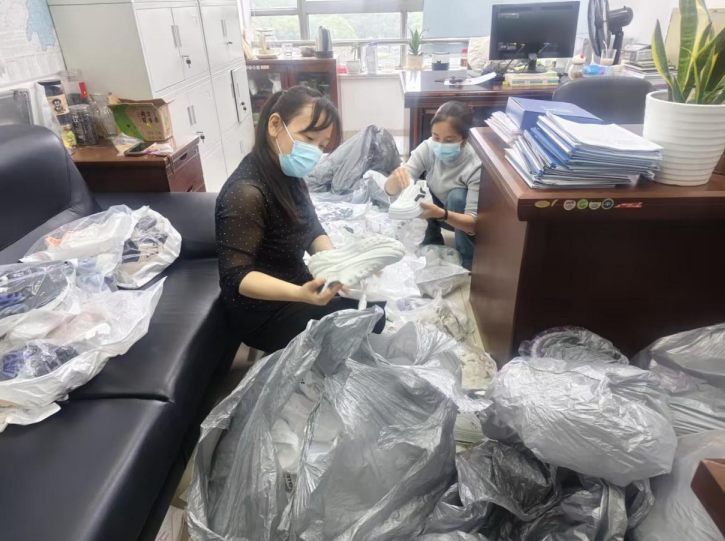 同心助困·善行芦淞 爱心衣鞋暖民心 助力精神康复与社区帮扶