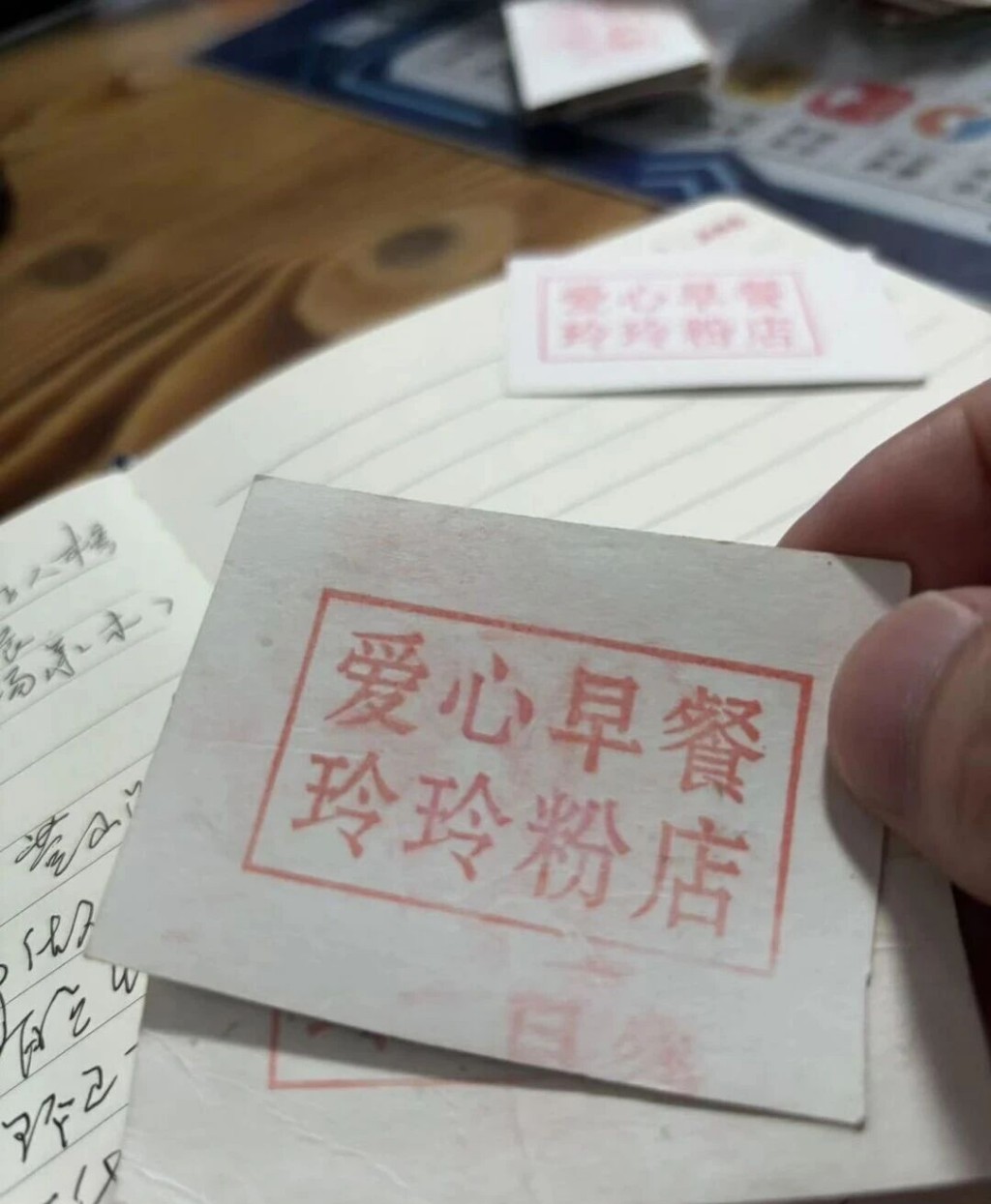 大岭社区这位粉店老板娘，又一次登上了省报！