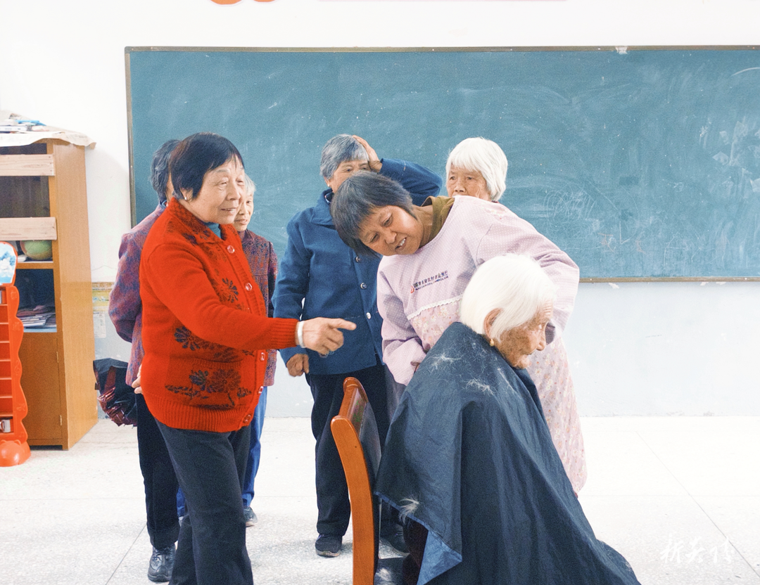 水口镇：便民服务送上门 清障义剪暖人心