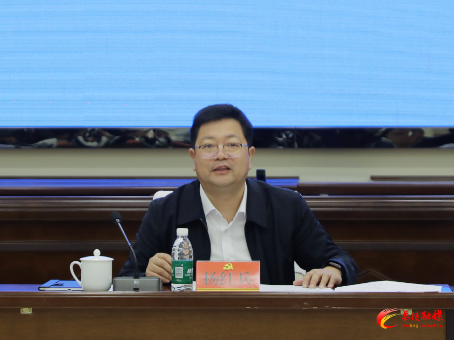 杨红兵与青年干部座谈交流