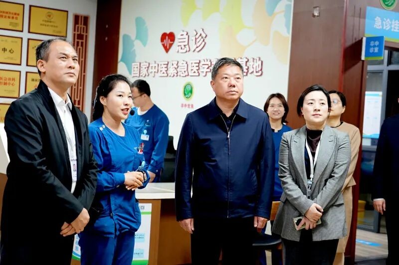 株洲市医保局党组书记欧雷赴医院调研督导医保基金专项整治“突击战”工作