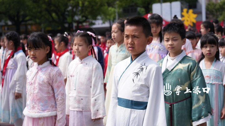 2026年渌口区图书馆服务宣传周活动点燃市民读书热情