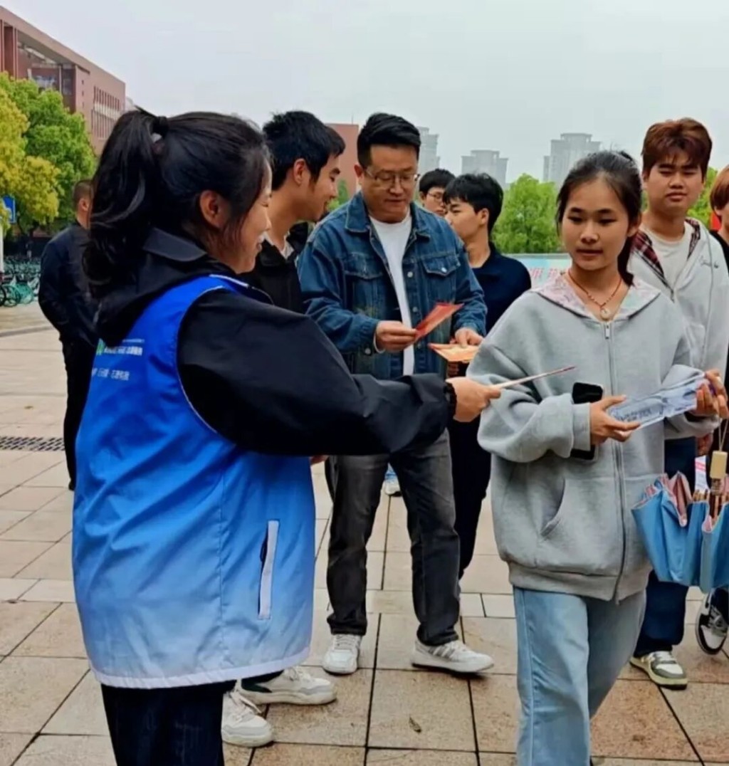 校社联动！泰山路街道走进湖南工大开展民族宗教政策宣传