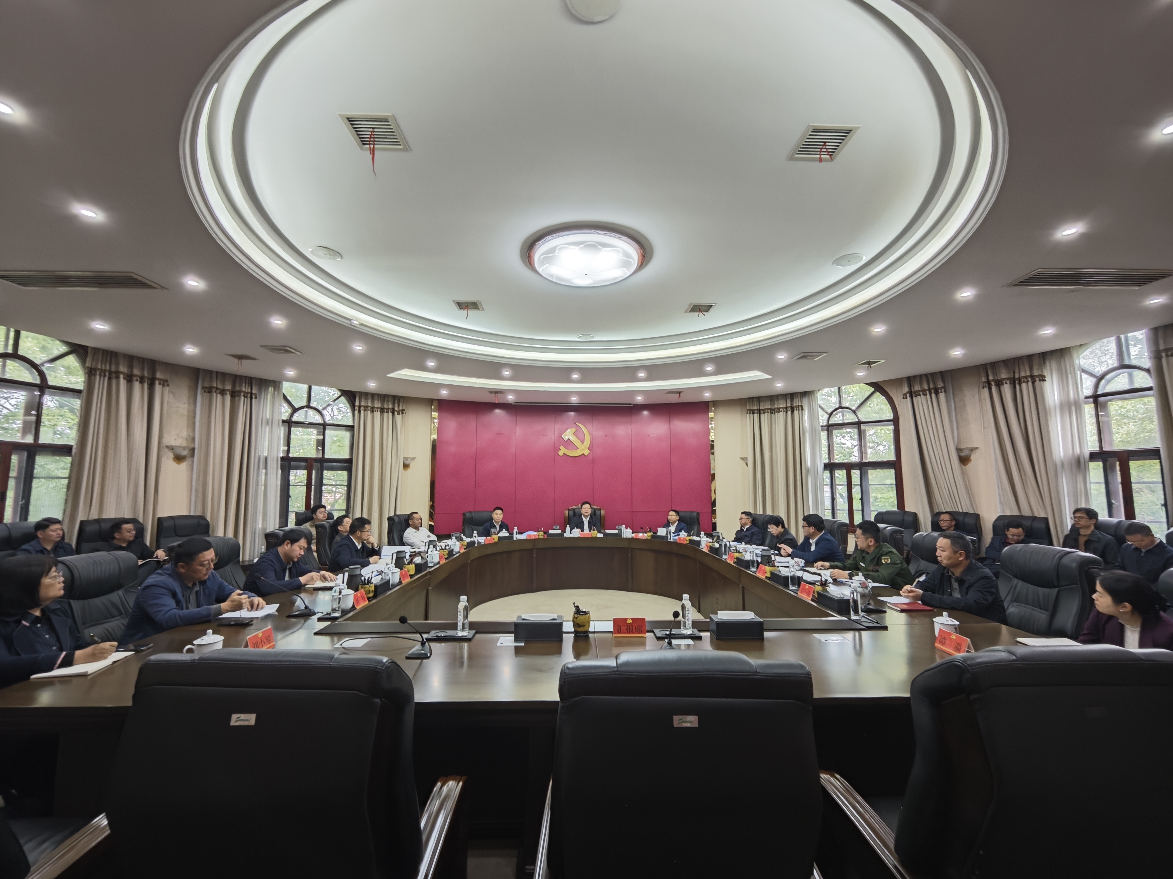 杨红兵主持召开中共茶陵县委常委会2026年第8次会议暨县委理论学习中心组2026年第三次集体学习会议