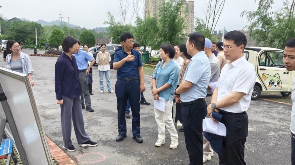 自然资源部确权登记局局长胡善顺一行赴渌口区调研林权流转及存量用地盘活工作