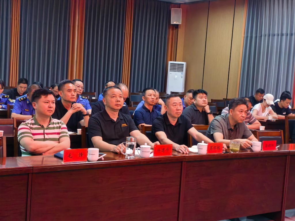 深耕城管实践 赋能民生发展 ——株洲市城管局2026年第二期“城管课堂”开讲